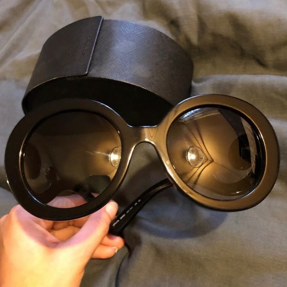 Prada Sunglasses only worn once! - Picture 3 of 3
